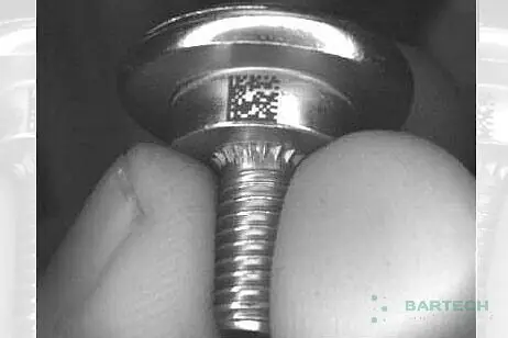 Mã Data Matrix được khắc hoặc in trên linh kiện điện tử kích thước nhỏ